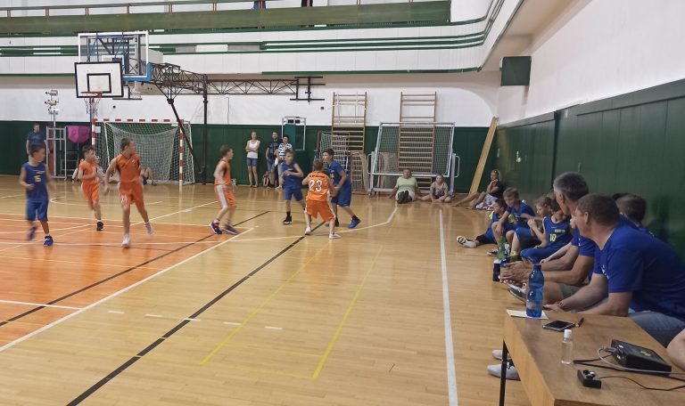 Benjamínci U10 proti Kroměříži, pak Zlínu a Blansku.