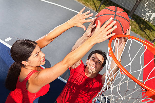 BASKETOVÝ KVÍZ Historie a fakta TÉMA 2: Vývoj basketbalu