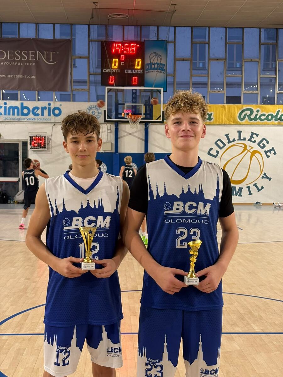 Dva ocenění hráči BCM Olomouc U15 po turnaji EYBL v Borgomaneru