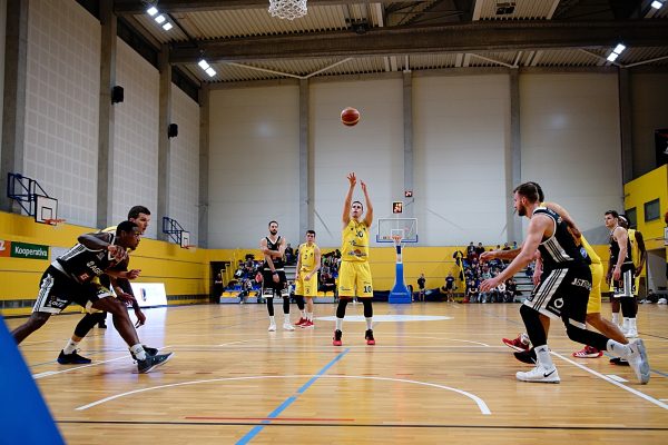 sport-olomouc-basketbal-cajkarena-bk-olomoucko-cez-basket-nymbur-20000-18